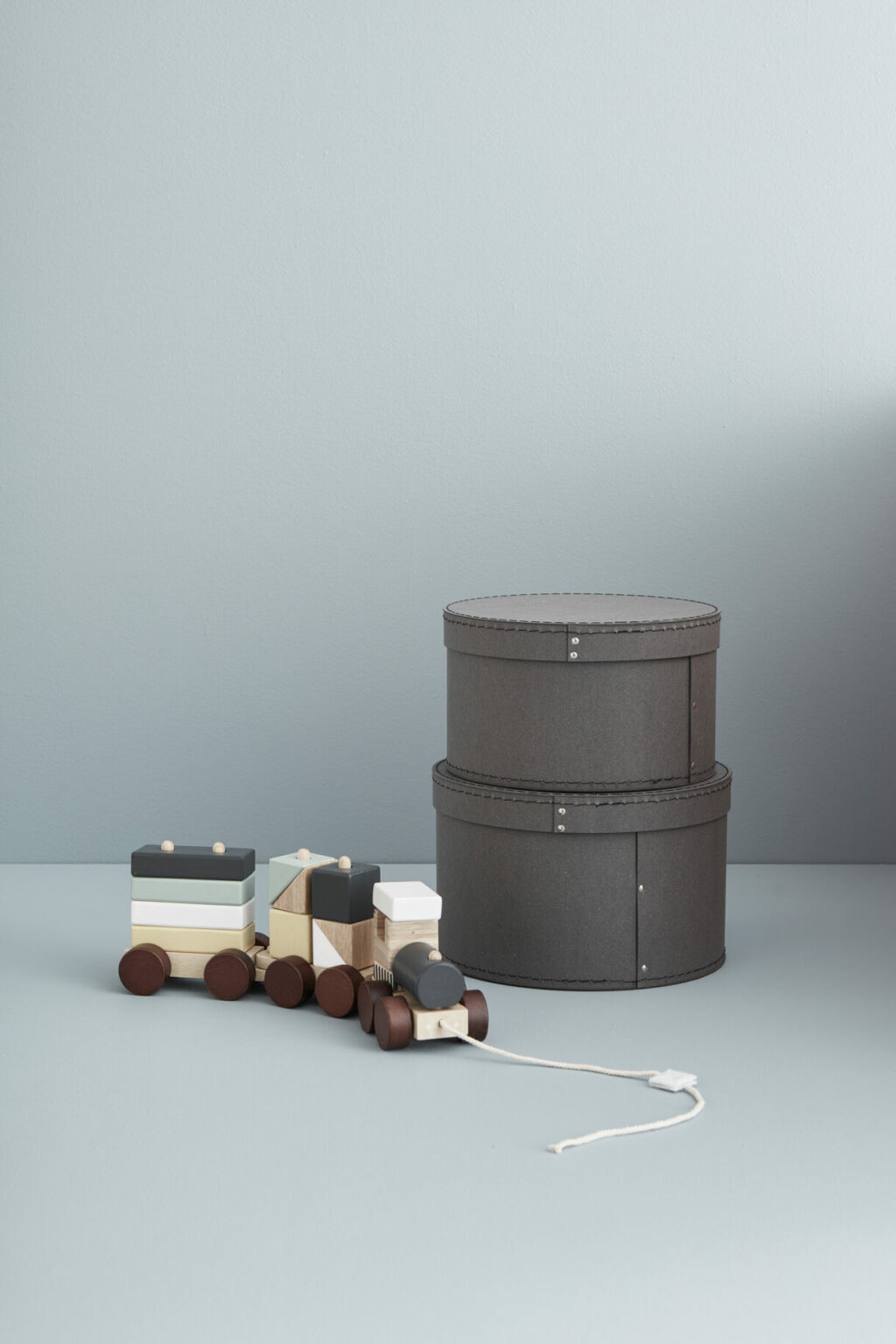 Hölzerner Zug mit Blöcken Kids Concept Stimmungsbild Hölzerner Zug mit Blöcken Kids Concept Stimmungsbild