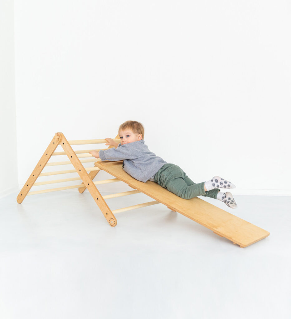 Pikler-triangle-UPA-Jindl-glijbaan