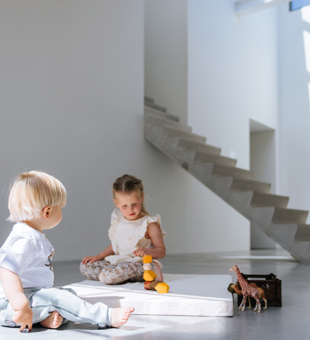 Spielen mit Balance-Würfeln von Jindl Spielen mit Balance-Würfeln von Jindl