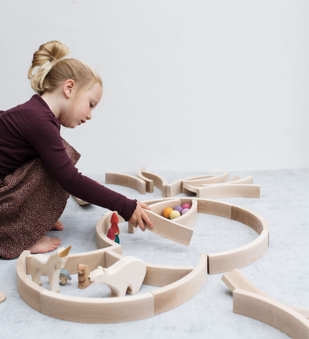 Holzklötze Abel blockiert Gleis Holzklötze Abel blockiert Gleis