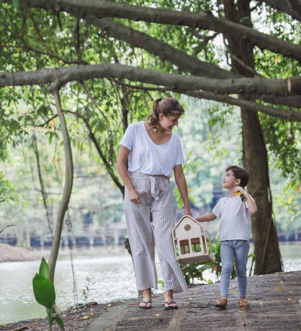 Puppenhaus mit Möbeln PlanToys Atmosphäre Puppenhaus mit Möbeln PlanToys Atmosphäre