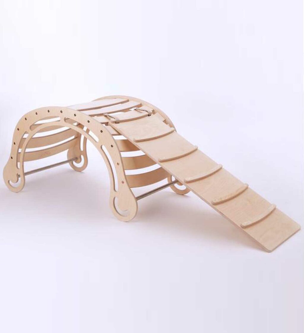 Klettergerüst und Wippe Jindl mit Kletterhang Klettergerüst und Wippe Jindl mit Kletterhang