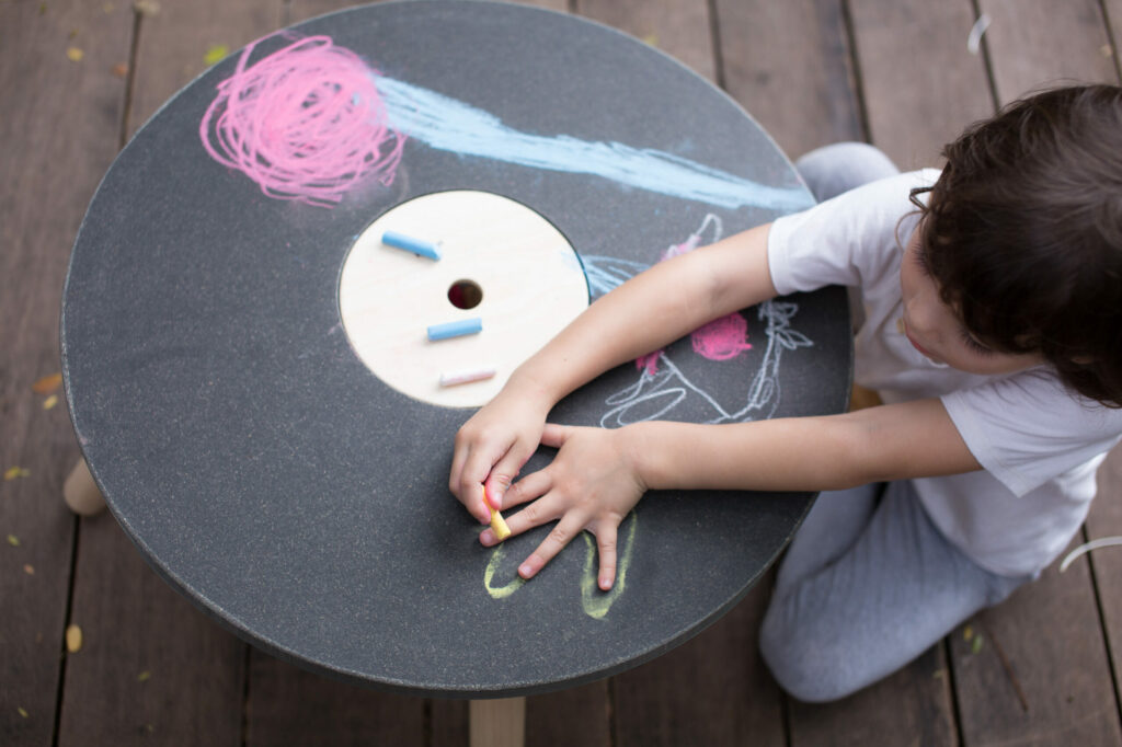 Runder Tisch PlanToys Tafel Jindl Runder Tisch PlanToys Tafel Jindl