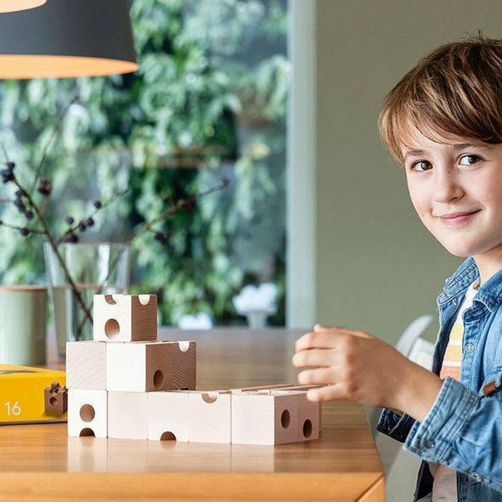 Hölzerne Murmelbahn Cuboro 16 Stück Detail