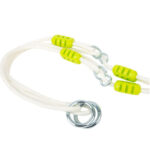 Befestigung der Babyschaukel am kleinen Fuß