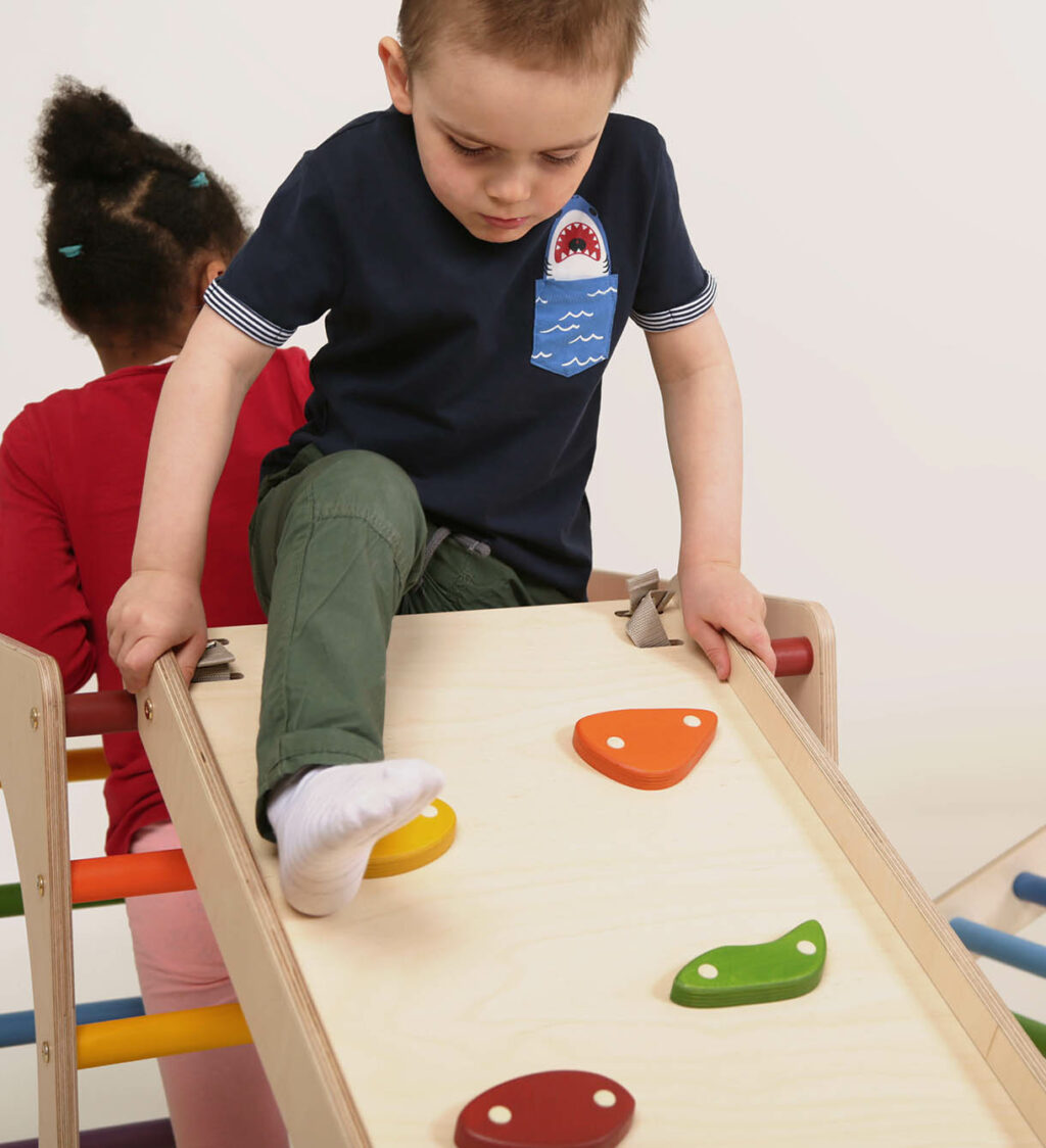 Spielturm aus Holz Kinderzimmer Farbe Spielturm aus Holz Kinderzimmer Farbe