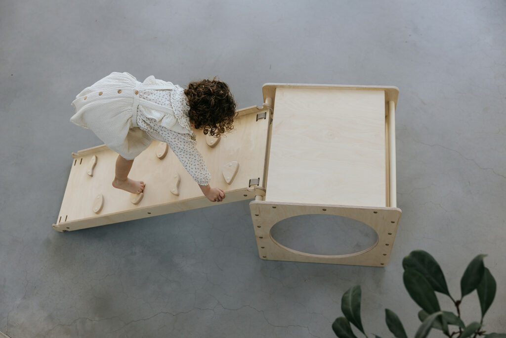 Klettergerüst Kinderzimmer mit Kletterhang Klettergerüst Kinderzimmer mit Kletterhang