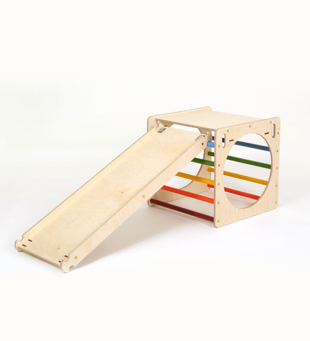 Klettergerüst kubu Regenbogenfarben mit Rutsche Klimrek kubus regenboogkleuren met glijbaan