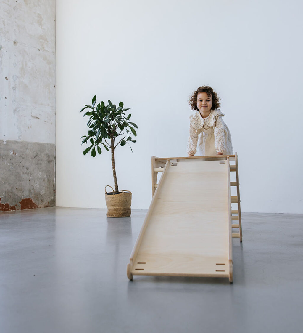 Klettergerüst für das Kinderzimmer von Jindl Klettergerüst für das Kinderzimmer von Jindl