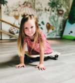 Spielen mit einem Rollbrett