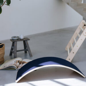 Balance Board mit filzblauer Atmosphäre