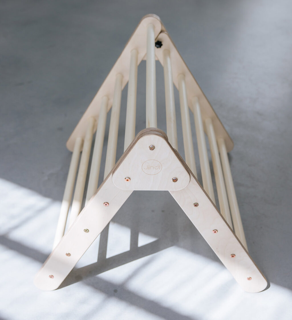 Zusammenklappbares Kletterdreieck Jindl mit Sicherheitsknopf Zusammenklappbares Kletterdreieck Jindl mit Sicherheitsknopf