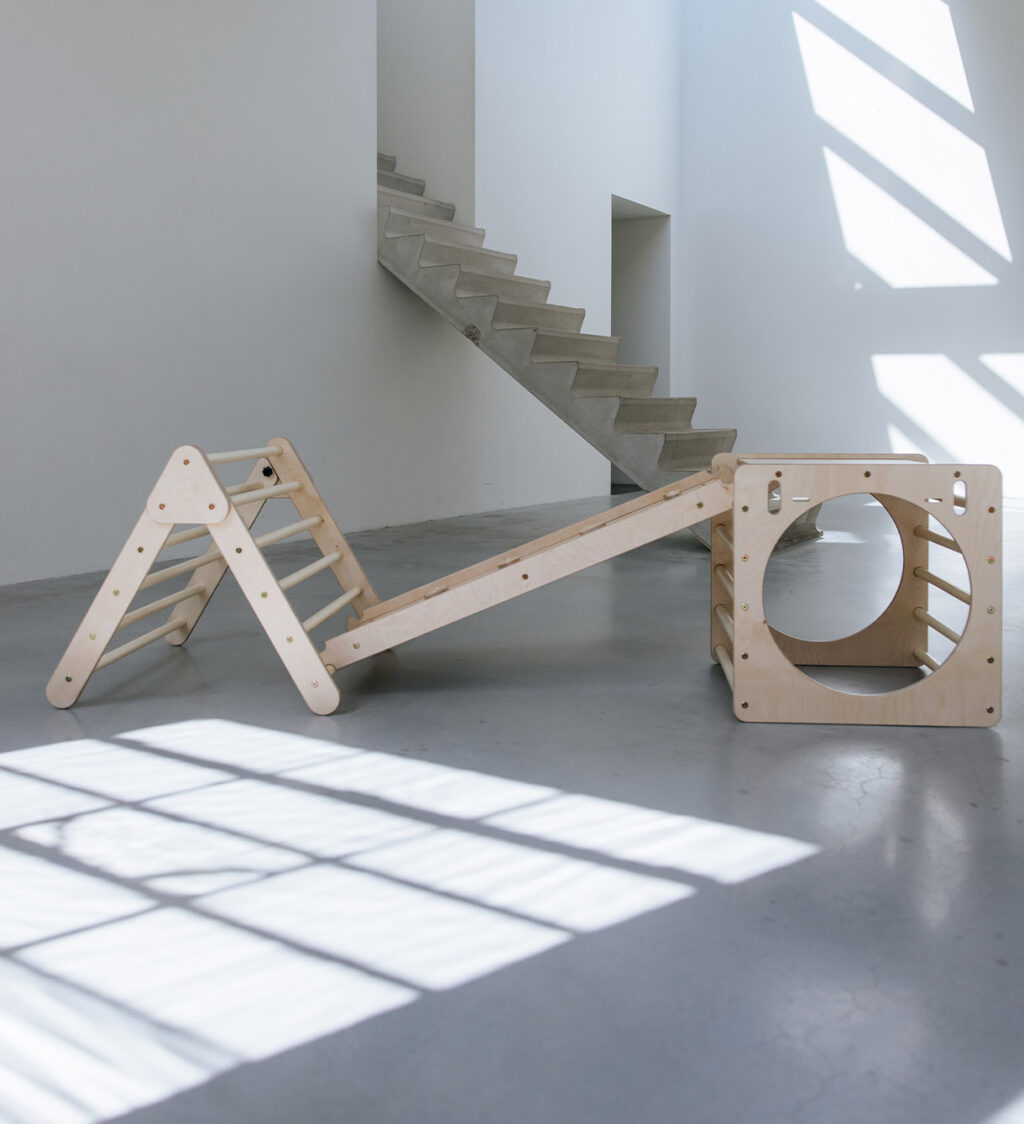 Kletterdreieck Jindl kombiniert mit Kletterwürfel Kletterdreieck Jindl kombiniert mit Kletterwürfel