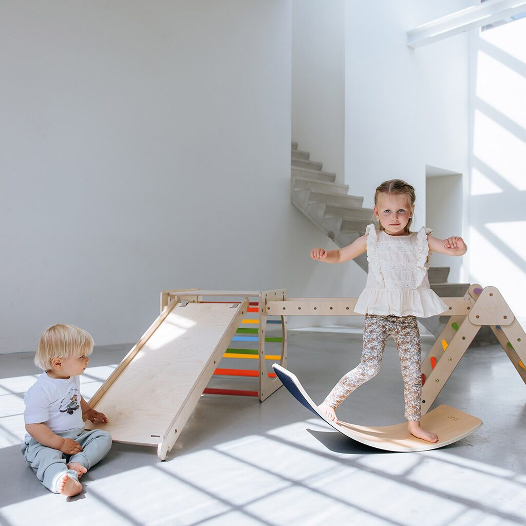 Klimrek-kinderopvang-regenboogkleuren-set-Jindl