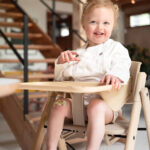 KAOS veiligheidsbeugel met eetblad zandkleur sfeer