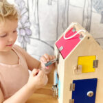 Huis met sloten sfeer Small Foot