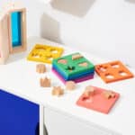 Houten vormstapelaar voor kinderen regenboog TickiT bureau