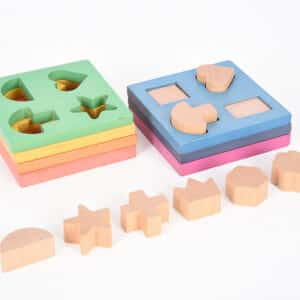 Houten vormstapelaar voor kinderen regenboog TickiT detail