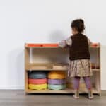 Montessori speelgoedkast Jindl hoog voorzijde