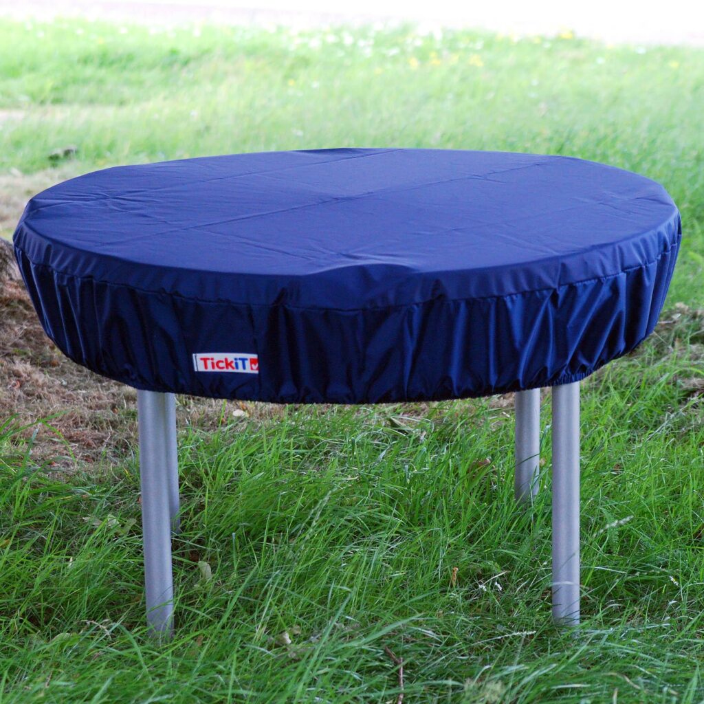 Buitenhoes voor zand en watertafel TickiT