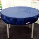 Buitenhoes voor zand en watertafel TickiT binnen