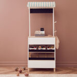 Houten marktkraam Kid's Concept HUB wit vrijstaand