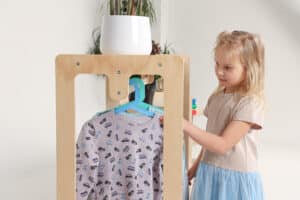 Kleiderschrank Kinderzimmer Jindl Seitenansicht