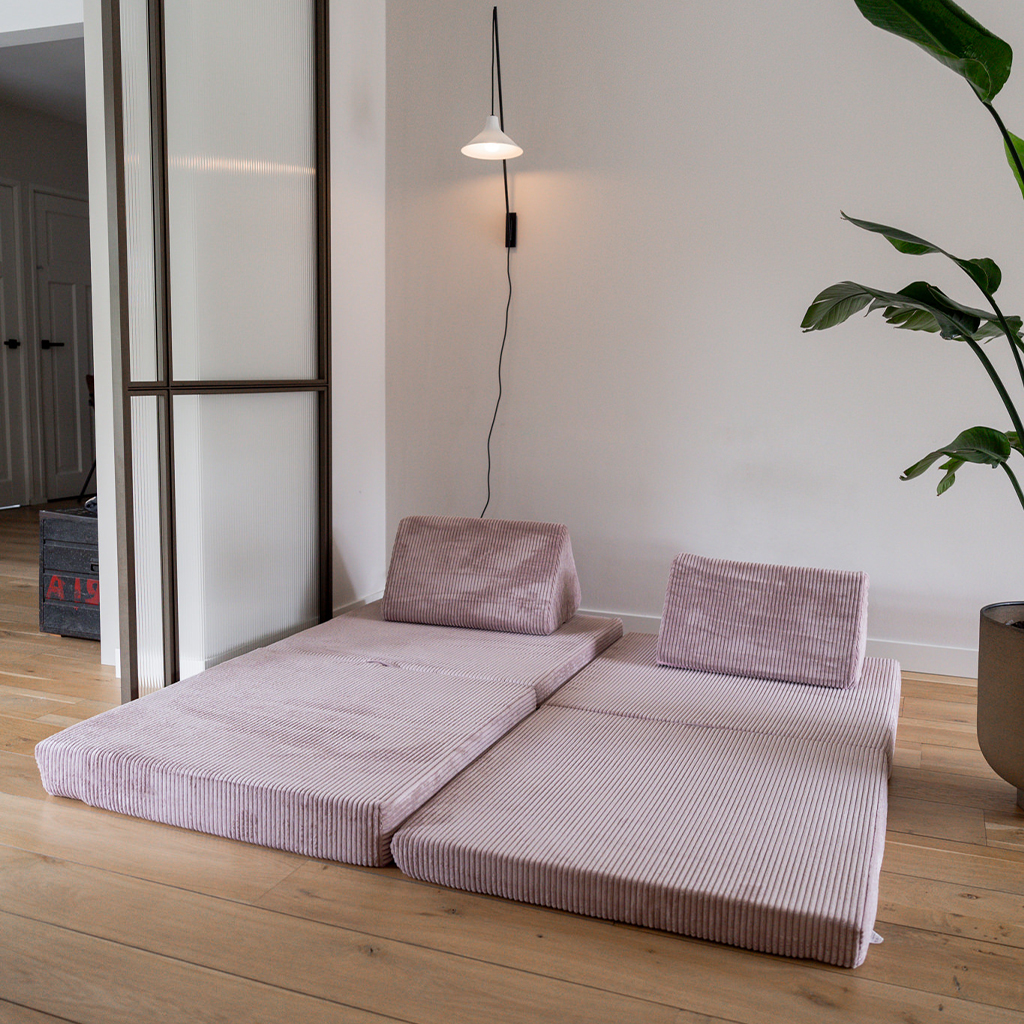 Cord speelbank roze vrijstaand logeerbed