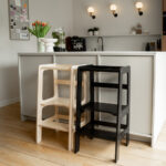 Leertoren Jindl naturel en zwart bij elkaa