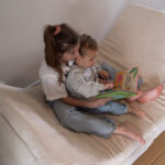 Speelbank | speelmatras Jindl Cord boekje lezen