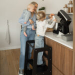 leertoren Jindl zwart in de keuken