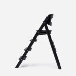 KAOS_Zwart_Eiken_Kinderstoel_zijkant