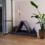 Speelbank Jindl ribstof donkergrijs vrijstaand hutje