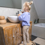 Houten krukje Jindl naturel tandenpoetsen