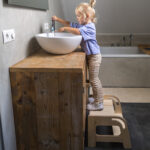 Houten krukje Jindl naturel zelf tanden poetsen