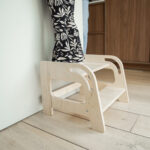 Houten opstapje Jind zelf staan