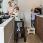 Houten opstapje Jindl en leertoren zwart