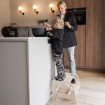 Houten opstapje Jindl samen bakken