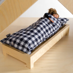 PuppenVilla von Liliane schlafend im Bett Jindl