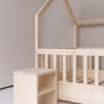 Nahaufnahme Nova Nachttisch und Kinderbett für Kleinkinder - Hausbett