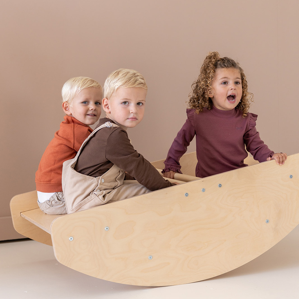 Houten schommelboot Jindl spelen Houten schommelboot Jindl spelen