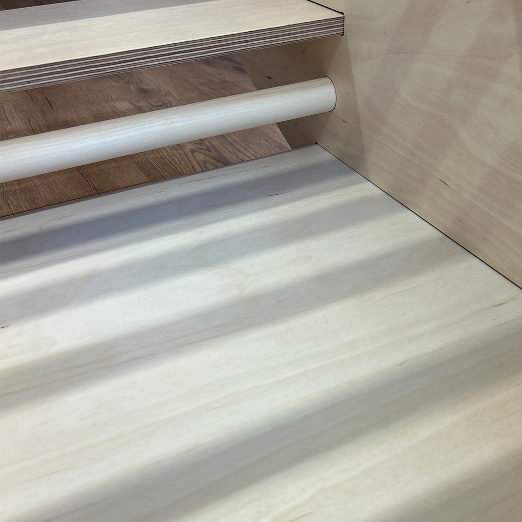 Jindl schommelboot details afwerking Jindl schommelboot details afwerking
