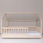 Gesamtansicht von vorne Kinderbett für Kleinkinder - Hausbett NOVA-Linie mit Matratze