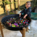 Tray rond zwart Cosy spelen