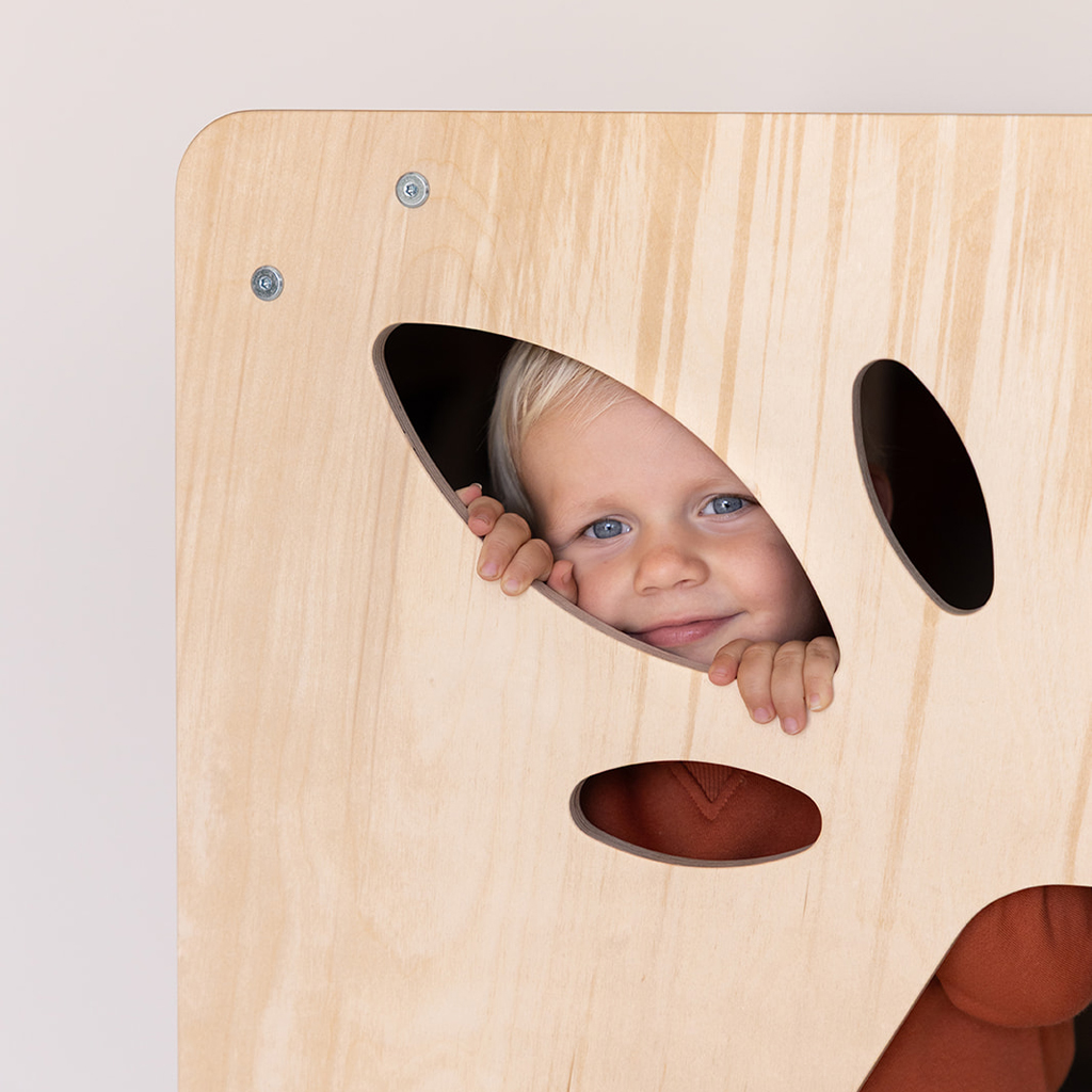 Houten spiegelhuis Jindl kiekeboe Houten spiegelhuis Jindl kiekeboe