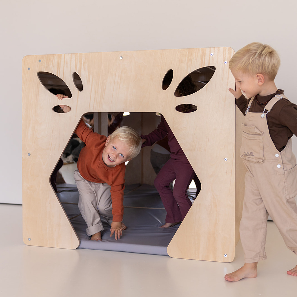 Houten spiegelhuis Jindl spelen Houten spiegelhuis Jindl spelen
