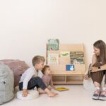 Leeshoek met Jindl boekenkast en zitzakken