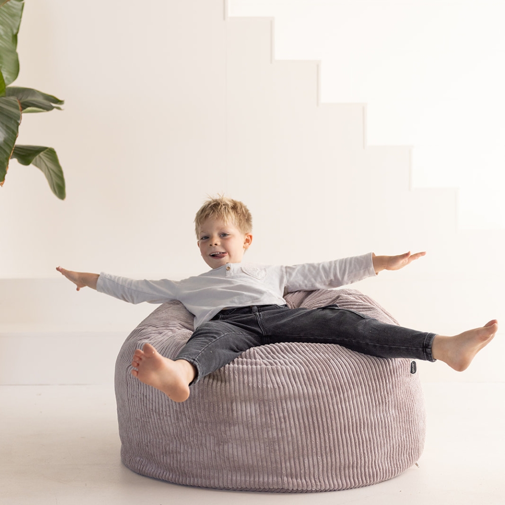 Liggen op zitzak oud roze Liggen op zitzak oud roze