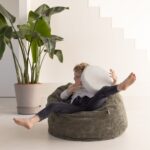 Zitzak legergroen liggen met zitkussen