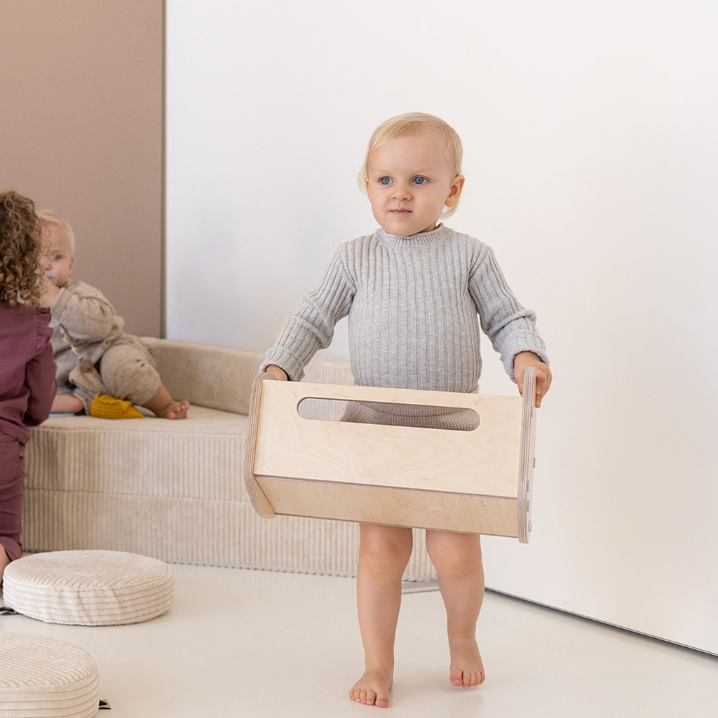 Jindl poppenwieg dragen lopens Jindl poppenwieg dragen lopend